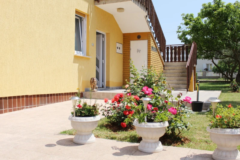 Apartmani Maria, apartmani sa velikim terasama i parkingom, Medulin