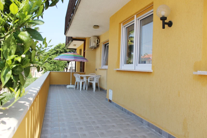 Apartman sa velikom terasom prema zapadu, Balkon / terasa