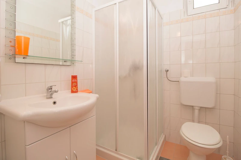 Apartman  sa 4 spavaće sobe i 3 kupaonice, Kupaonica / wc