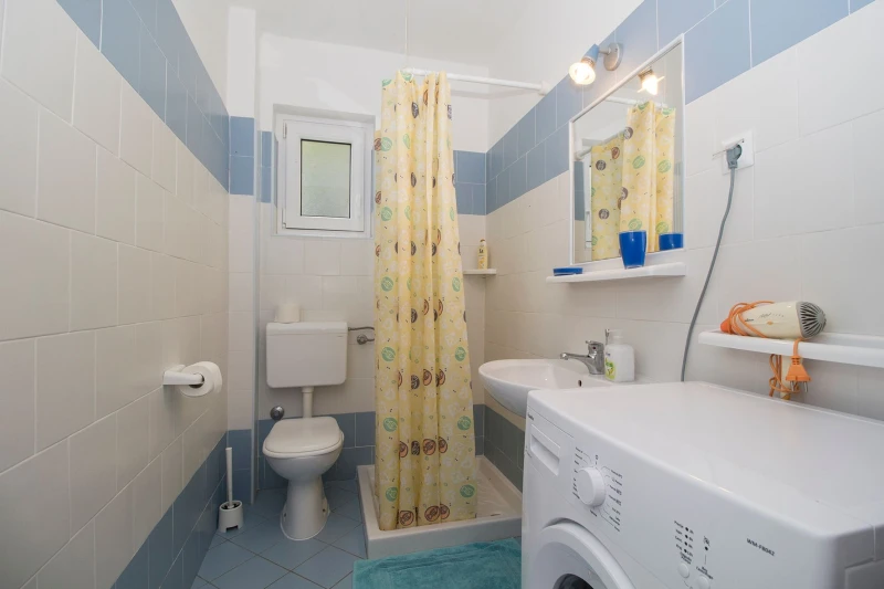 Apartman  sa 4 spavaće sobe i 3 kupaonice, Kupaonica / wc