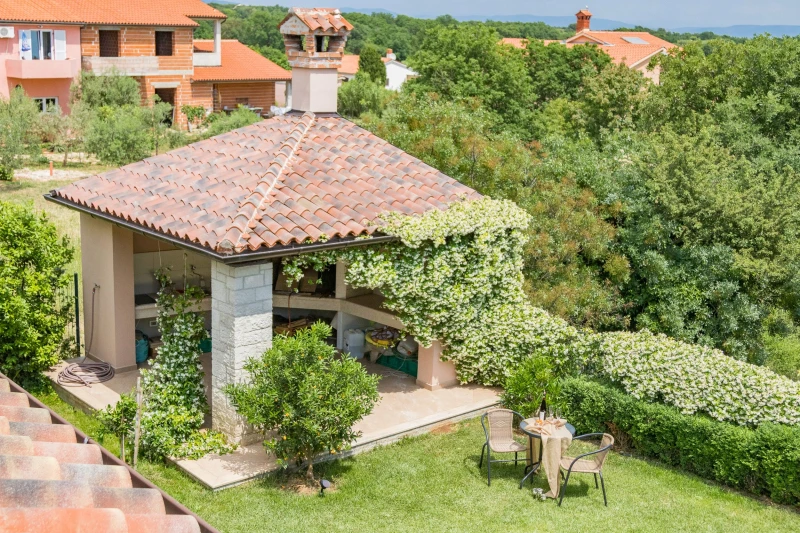 Apartman Marilena sa bazenom, Ližnjan