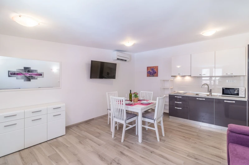 Appartamento con una camera da letto, Cucina