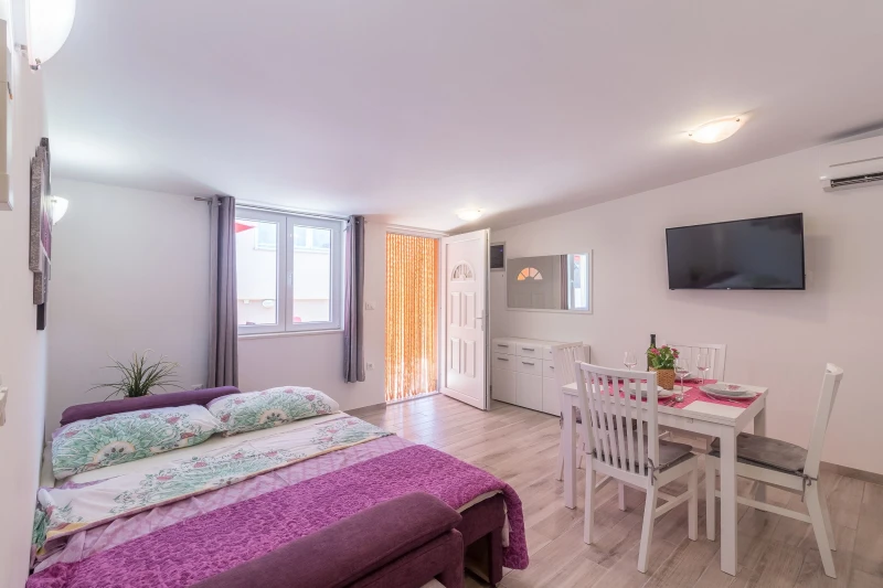 Apartman sa jednom spavaćom sobom, Apartmani Mary, Ližnjan