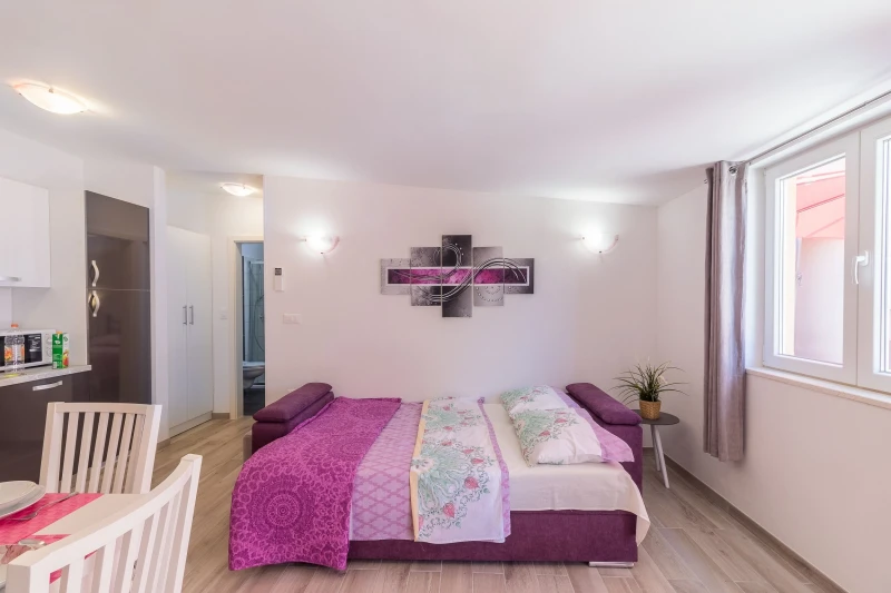 Apartman sa jednom spavaćom sobom, Apartmani Mary, Ližnjan