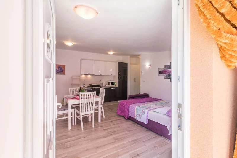 Apartman sa jednom spavaćom sobom, Apartmani Mary, Ližnjan