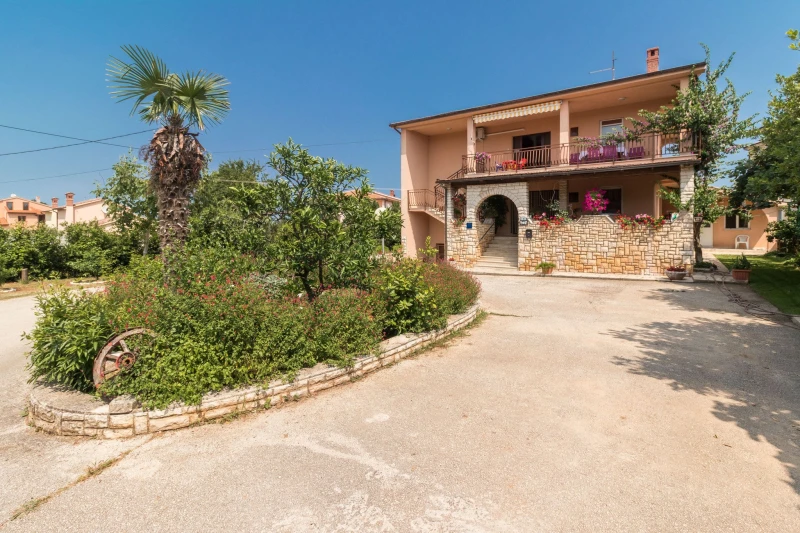 Apartmani Mary, Ližnjan
