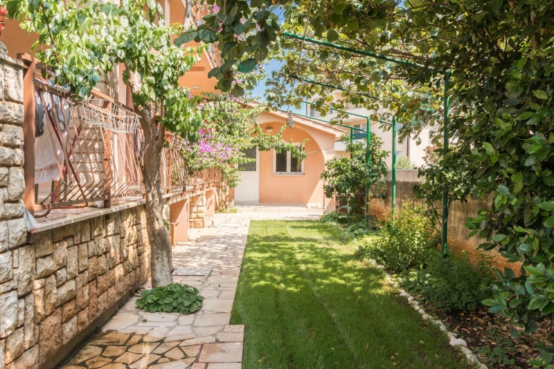 Apartmani Mary, Ližnjan