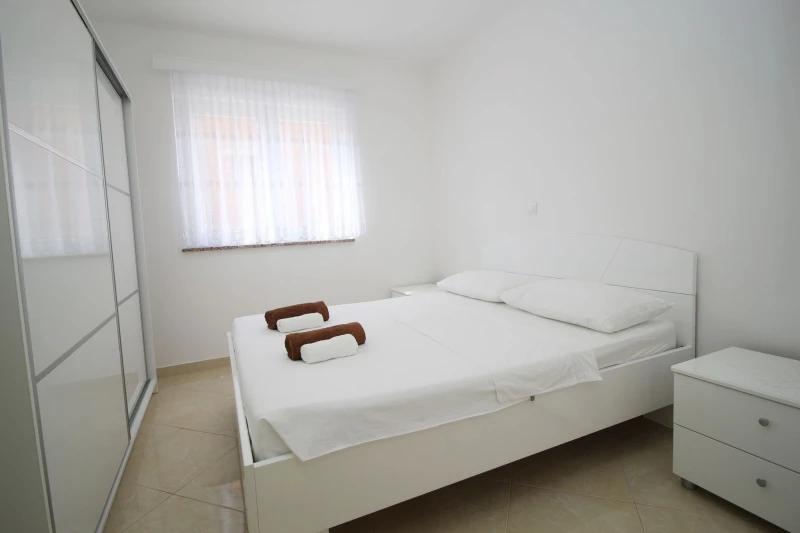 Apartman sa 2 spavaće sobe u prizemlju, Sobe