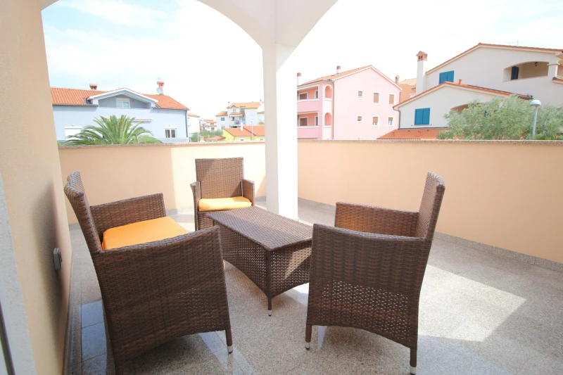 Apartment mit 2 Schlafzimmern im 1. Stock, Balkon / Terrasse