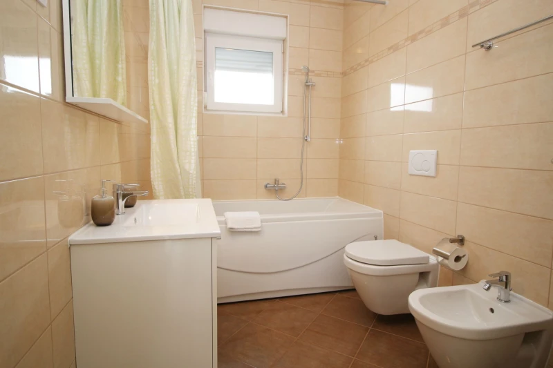 Apartman sa 1 spavaćom sobom na 2. katu, Kupaonica / wc