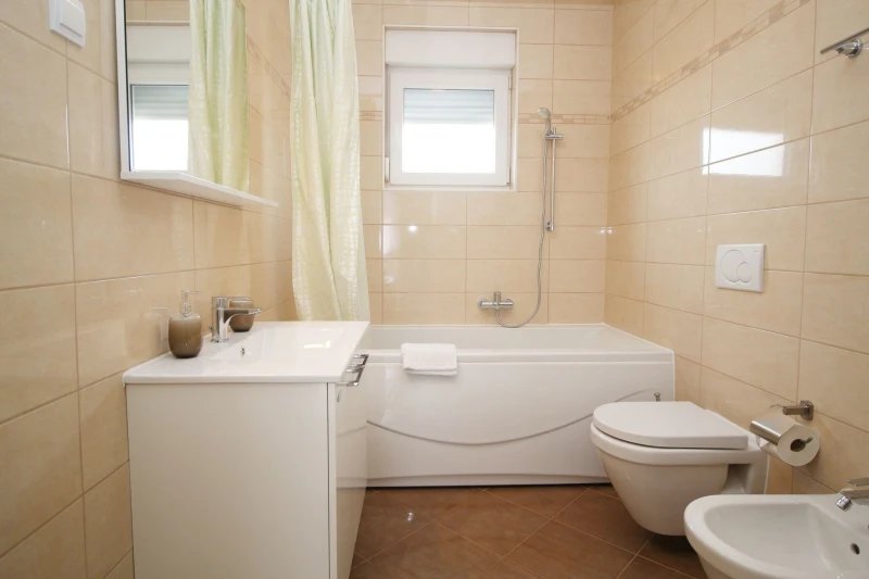Apartman sa 1 spavaćom sobom na 2. katu, Kupaonica / wc