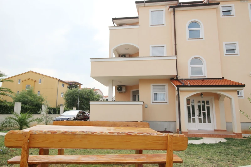 Apartmani Adriana, 400 m od plaže u Medulinu, Medulin