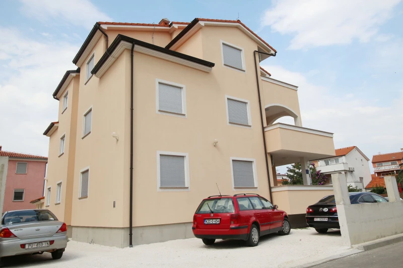 Apartmani Adriana, 400 m od plaže u Medulinu, Medulin