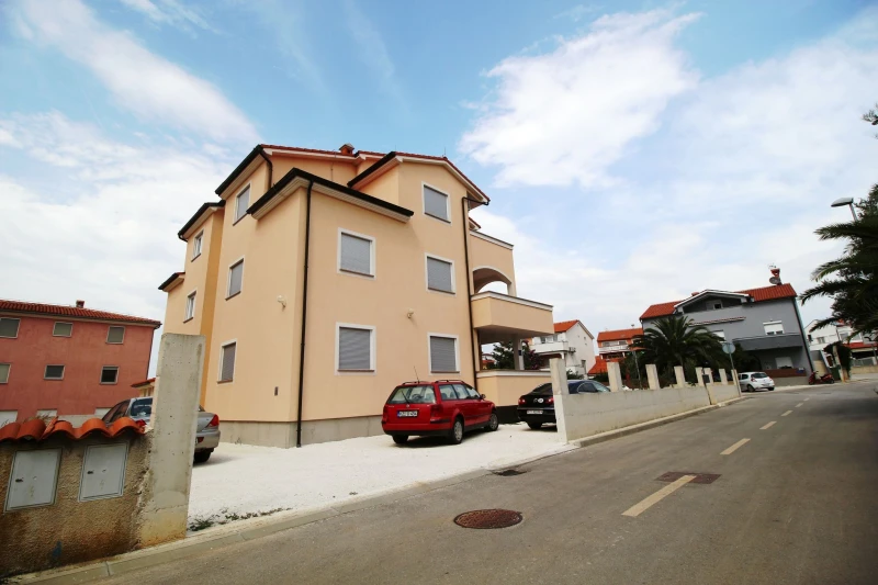 Apartmani Adriana, 400 m od plaže u Medulinu, Medulin