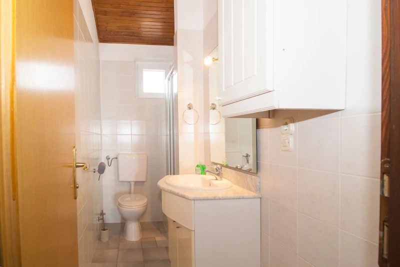 Wohnung im 2. Stock, Badezimmer / WC