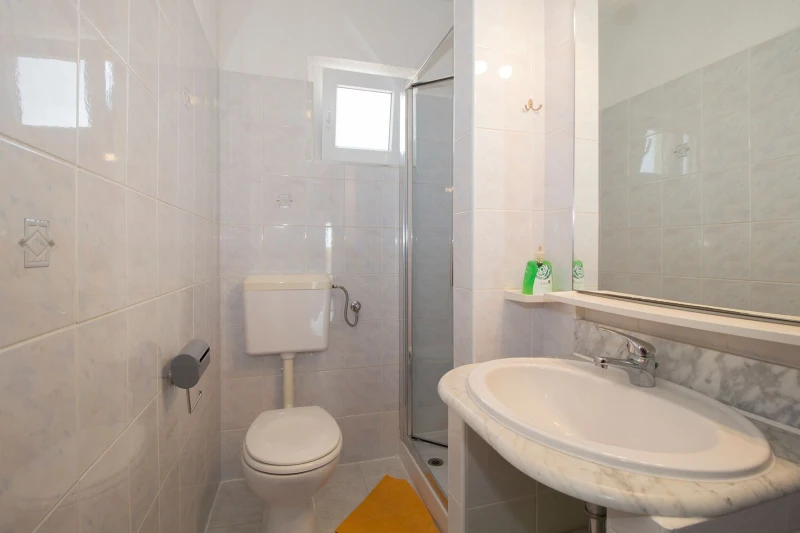 Appartamento al 1° piano Est, Bagno / WC