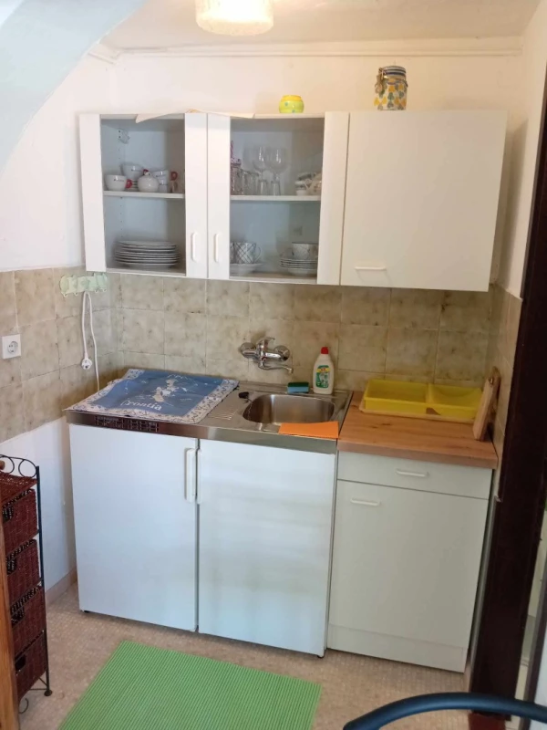Julia 6, Kitchen