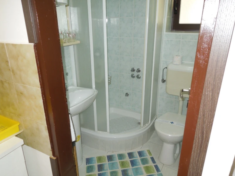Julia 4, Bathroom / WC