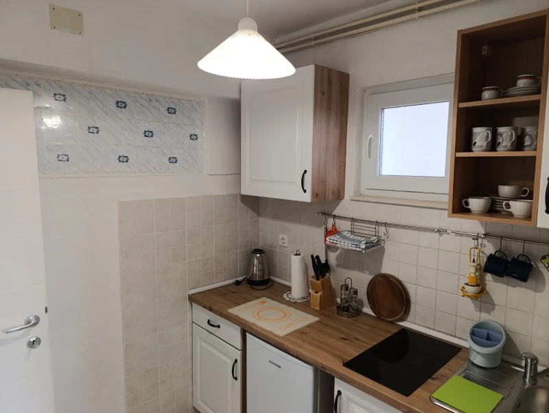 Julia 3, Kitchen