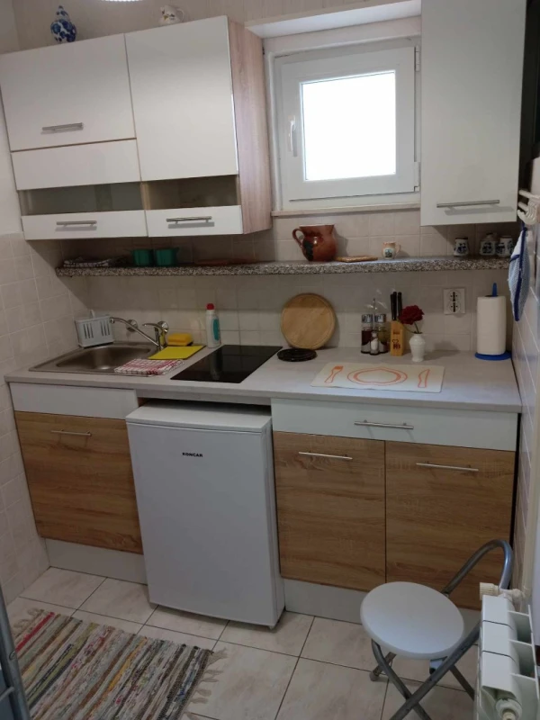 Julia 1, Kitchen