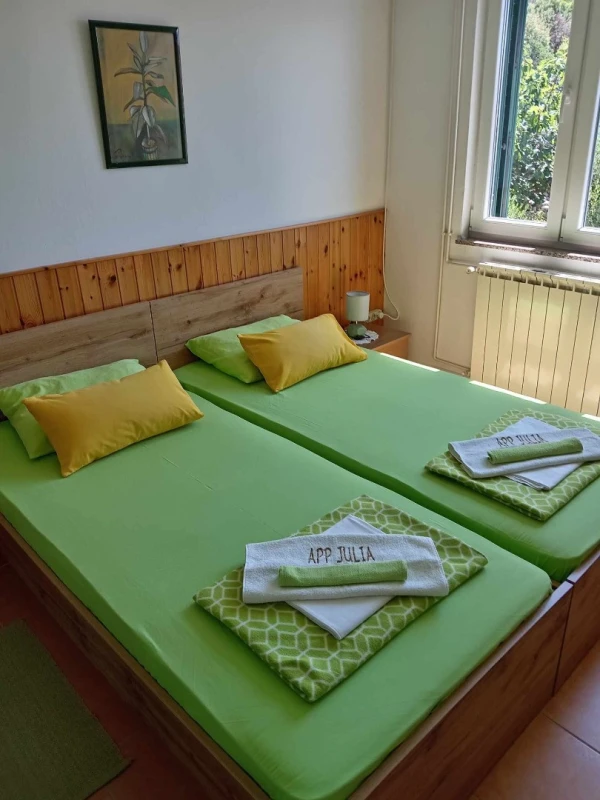 Julia 4, Bedrooms