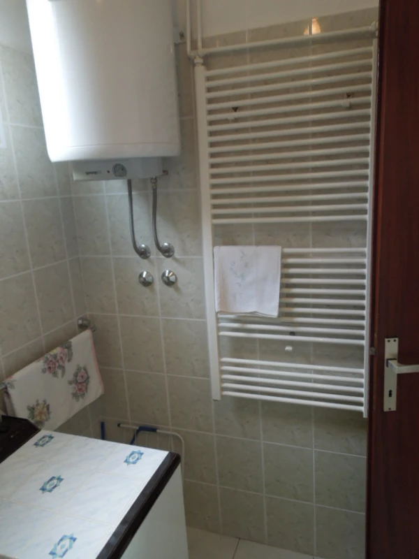 Julia 3, Bathroom / WC