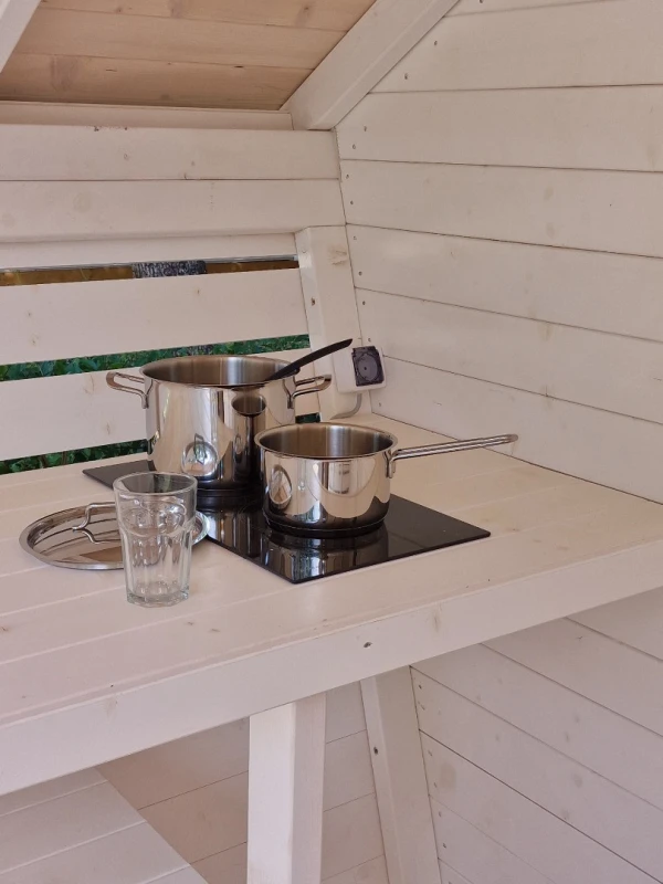 Camping Pod - 2x Single Beds, Cucina