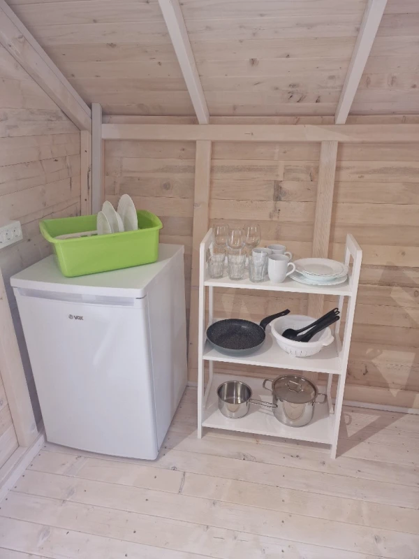 Camping Pod - 2x Single Beds, Cucina
