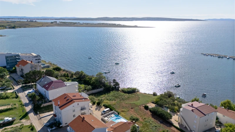 APARTMENTS POVLJANA - VILLA JURAC