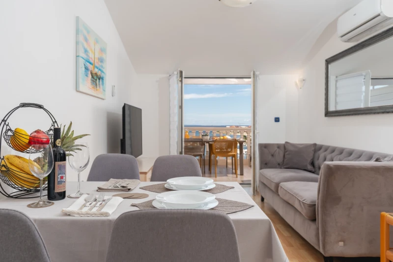 APARTMENTS POVLJANA - VILLA JURAC