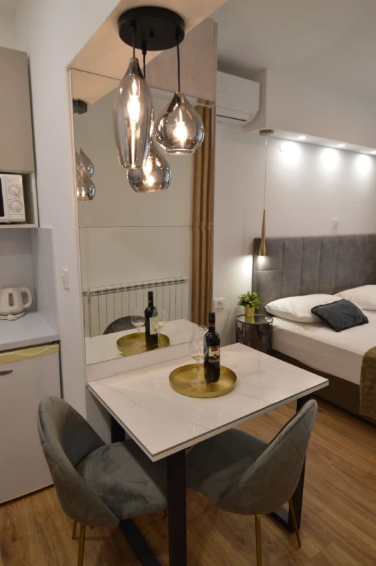 Apartment 5, Bedrooms