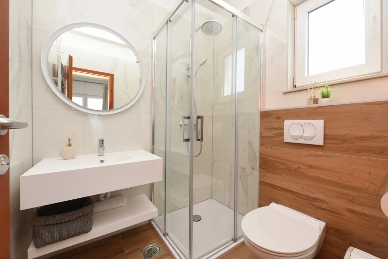 Apartment 1, Bathroom / WC
