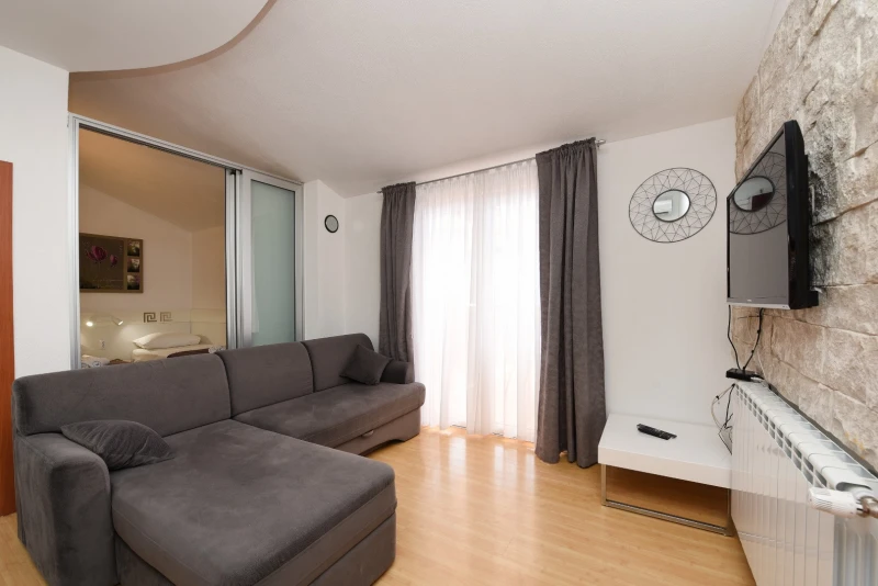 Apartment 6, Living room