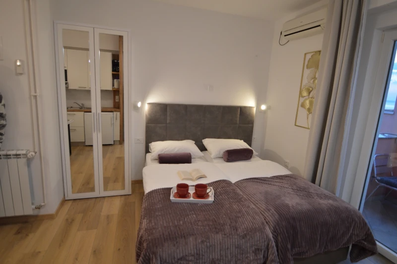 Apartment 3, Bedrooms