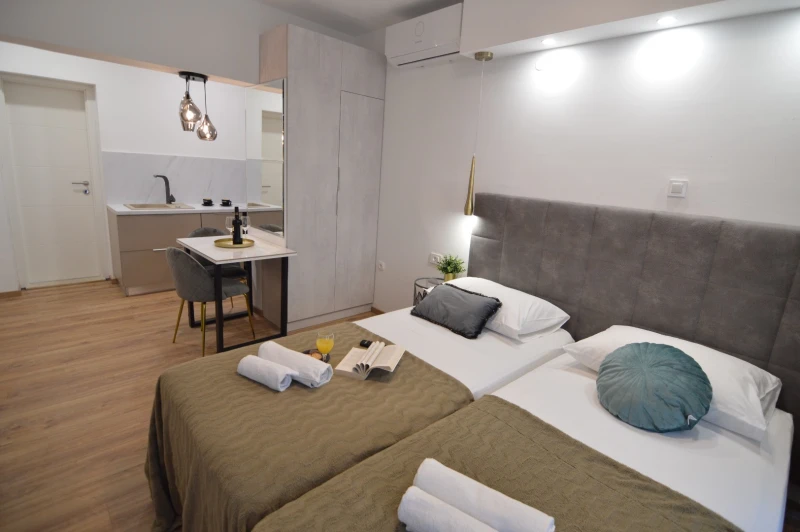Apartment 5, Bedrooms