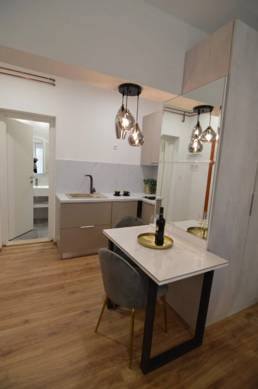 Apartment 5, Kitchen
