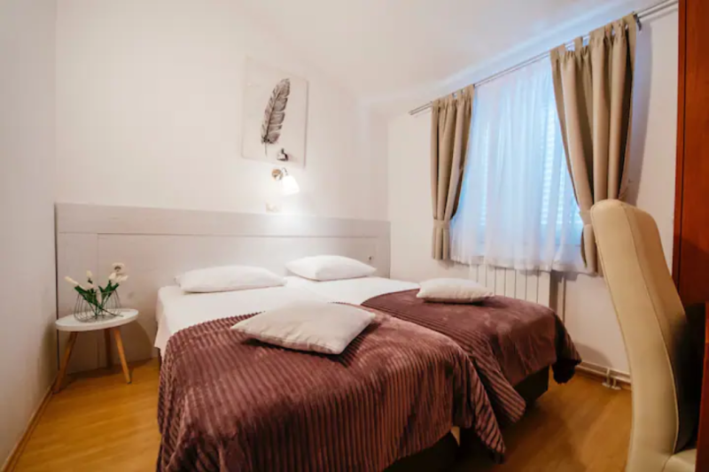 Apartment 8, Bedrooms