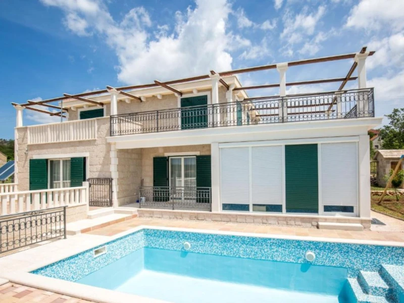 Villa Bosnić, Cista Provo