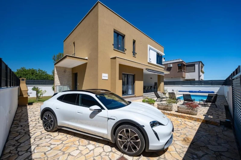 Villa Sunce and Apartment Gea