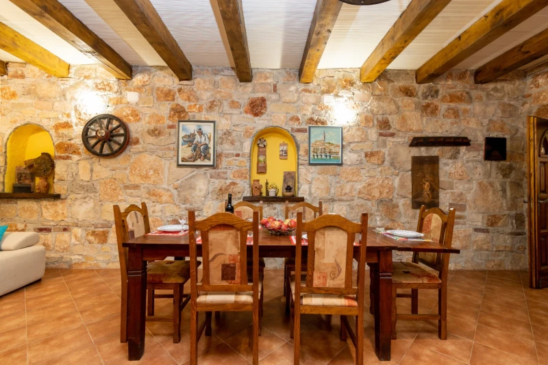 Rustico Apartment with XXL swimming pool -Rovinj, Living room