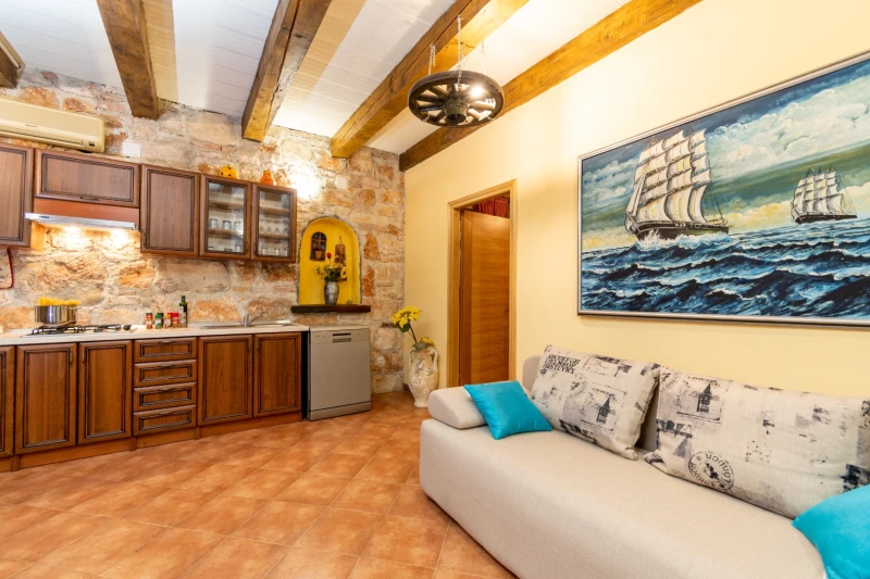 Rustico Apartment with XXL swimming pool -Rovinj, Living room