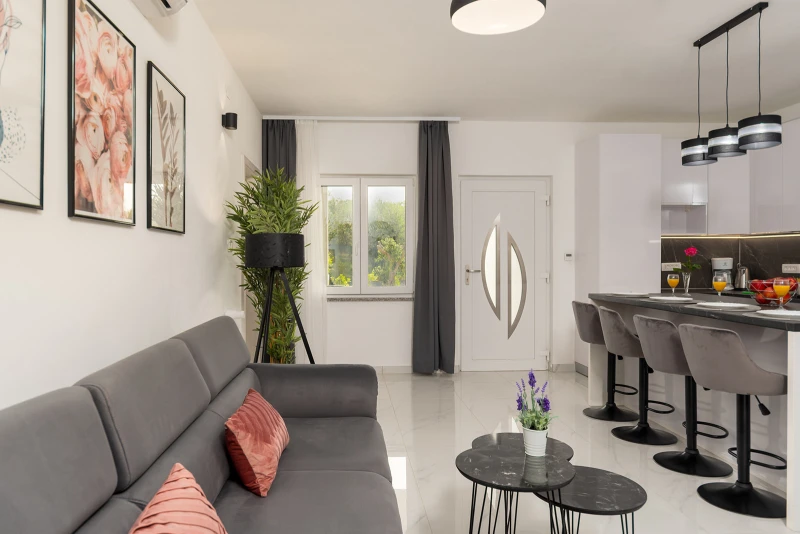 Nice Apartment with XXL swimming pool -Rovinj, Living room