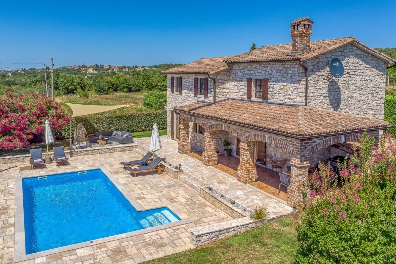 Villa Santolina, Baderna