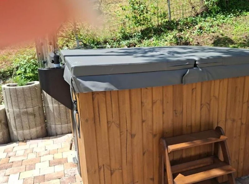 Villa One - kuća s bazenom, saunom i hot tubom, Jastrebarsko