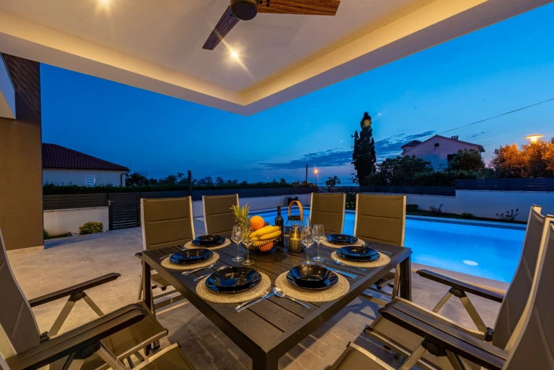 Villa Olivia, Zaton