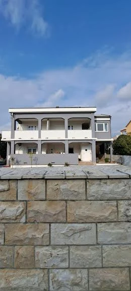 Apartments Vigi, Povljana