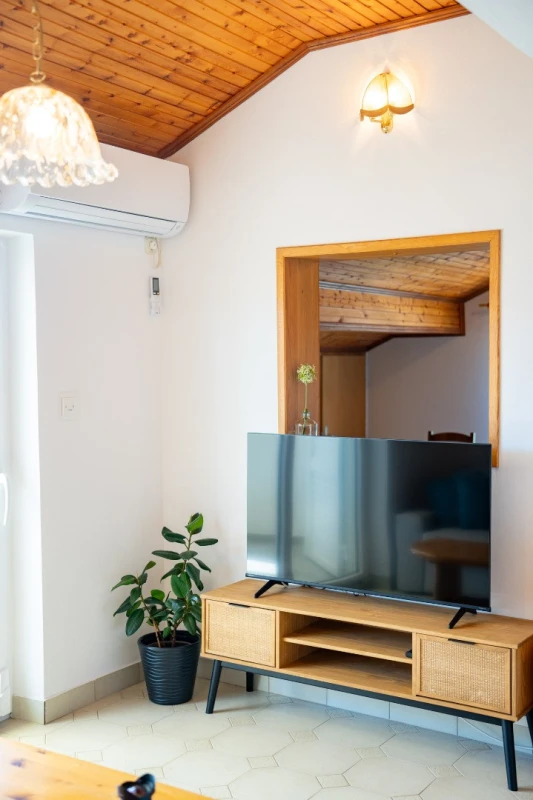 Apartment 3, Dnevni boravak