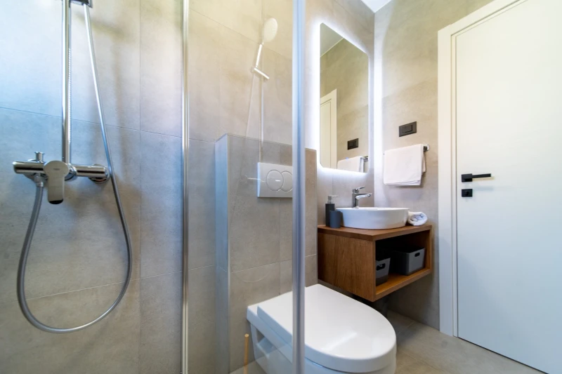 Apartment 2, Badezimmer / WC