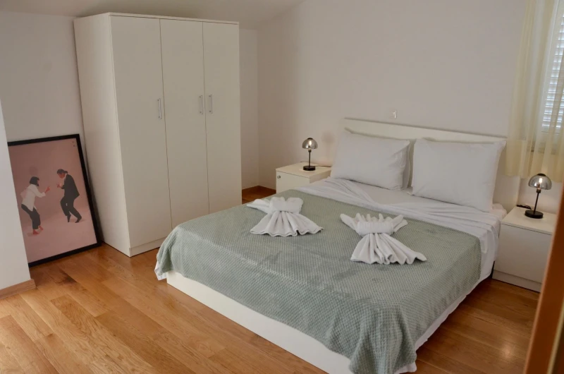 Apartment 4