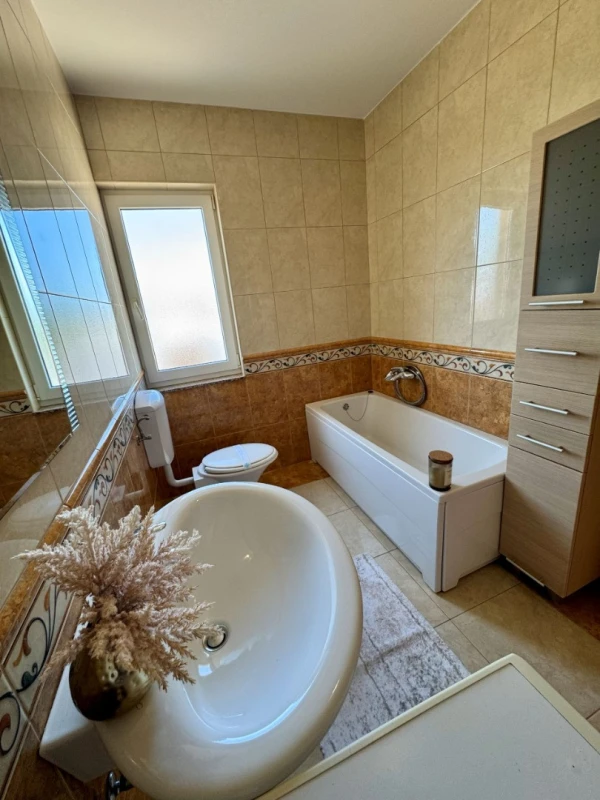 Apartment 4, Bagno / WC